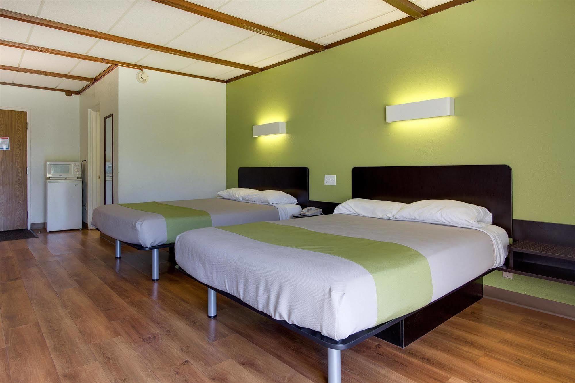 Motel 6-Geneva, Oh Dış mekan fotoğraf